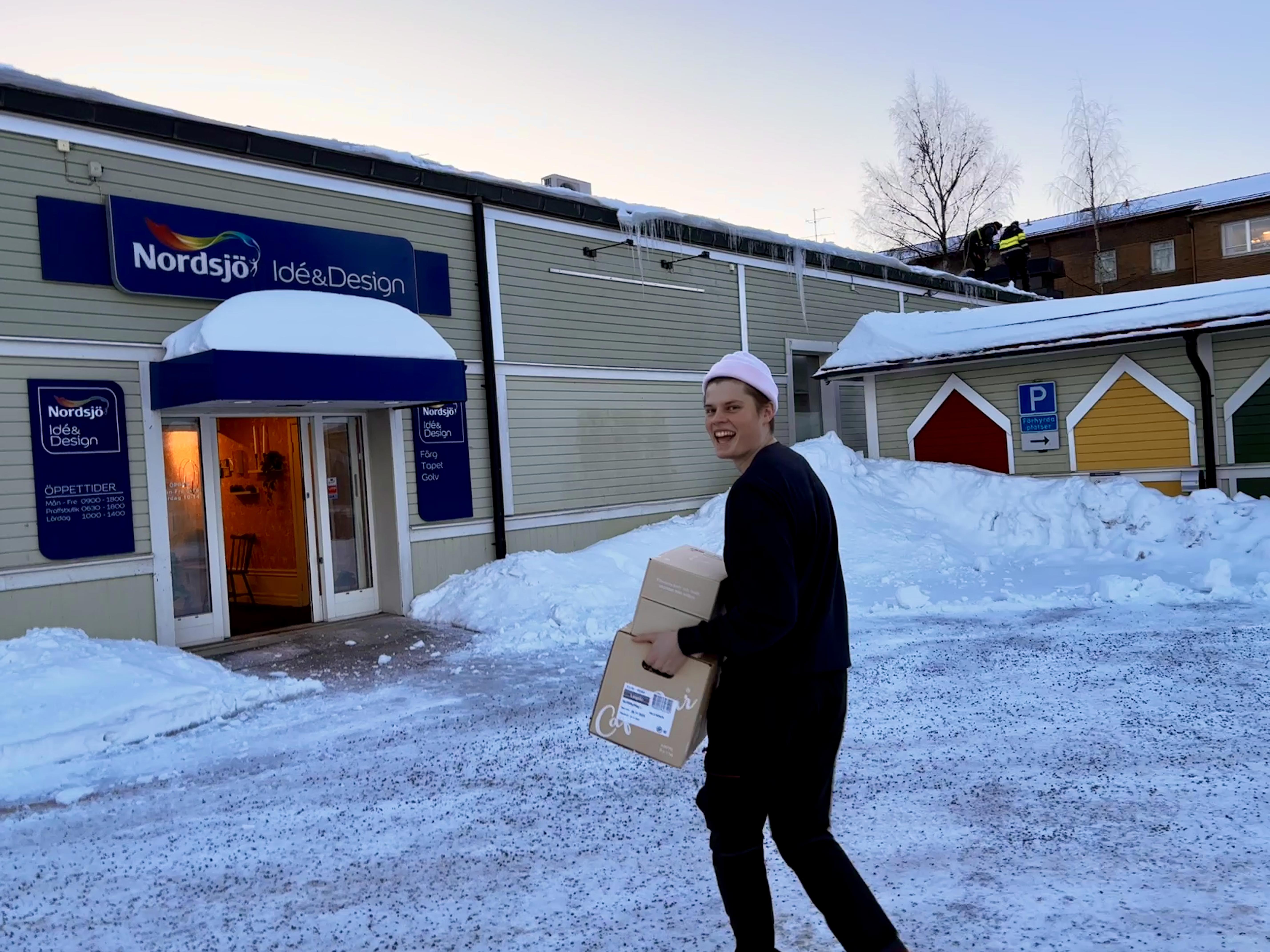 café bars kaffecoach hugo bär låda i snön
